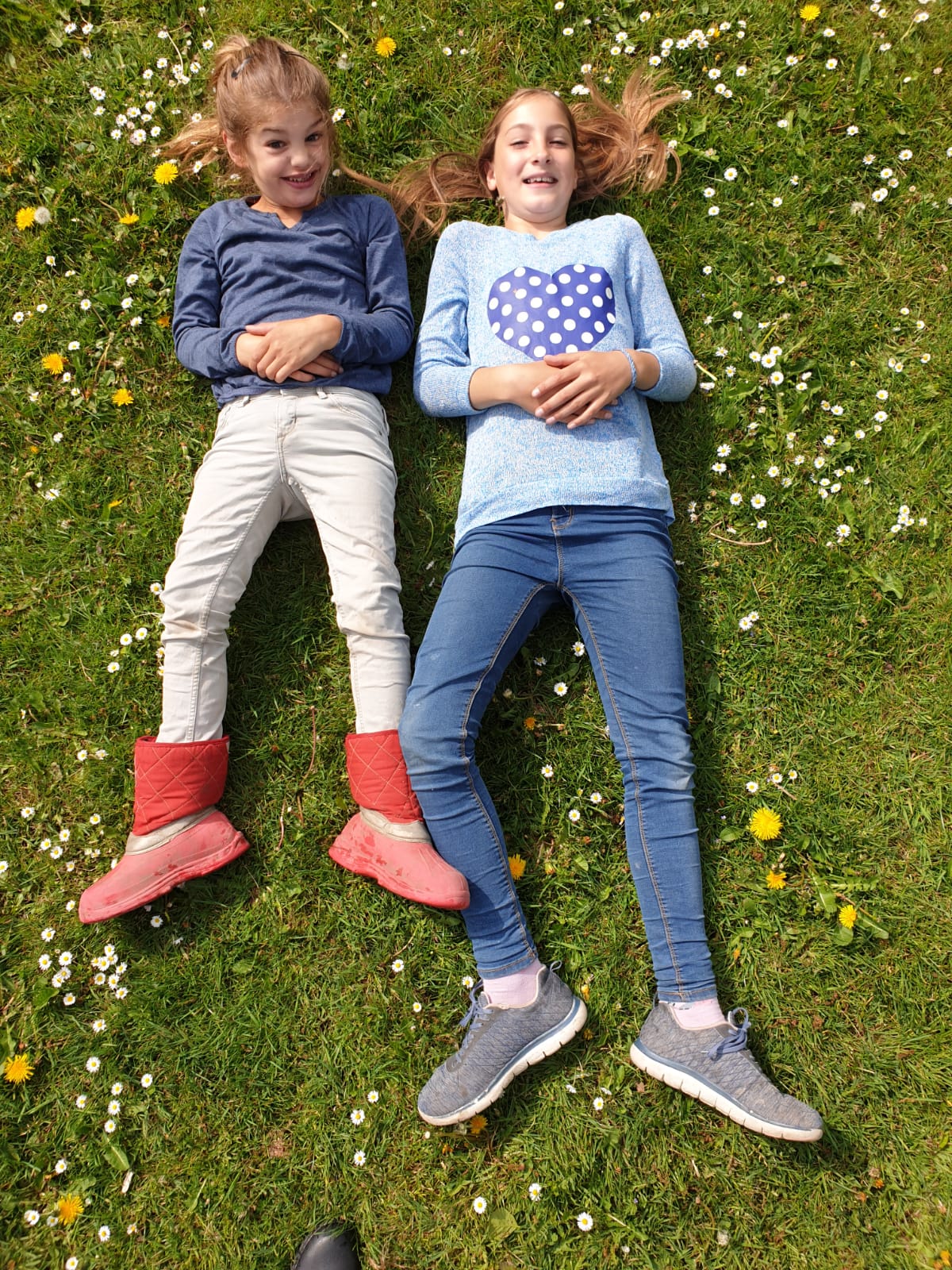  Esthers gevoel vertelde haar de zwangerschap niet te beëindigen ondanks dat ze niet wisten hoe Amy ter wereld zou komen. 